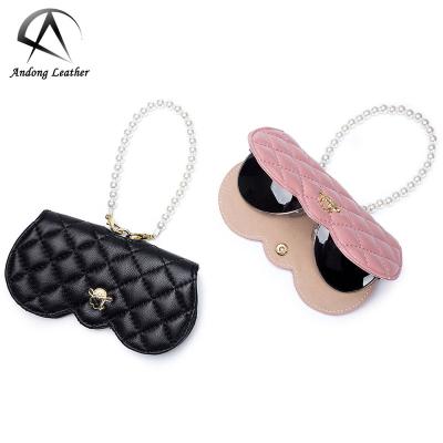 China Andong Hangable Genuine Leather Portable Sunglasses Female Case Bag Glasses Bags Genuine Sheepskin Leather Protective Fashion Women Pinch Pocket for sale