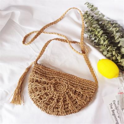 China 2019 New Summer Beach Straw Purse Handmade Straw Bag With Leather Strap Brown Summer Beach Straw Bag for sale