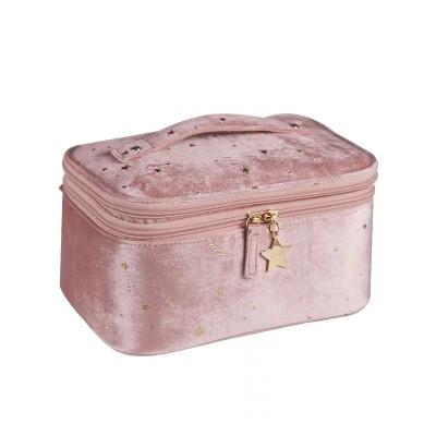 China Portable Large Capacity Large Capacity Velvet Toiletry Bag Classic European Style Small Perfume Travel Storage Bag for sale