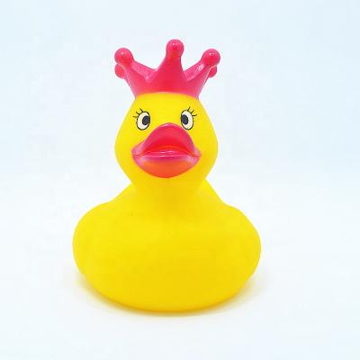 China Used For Entertainment Wholesale Promotional Plastic Bulk Floating Yellow Crown Bath Rubber Duck for sale