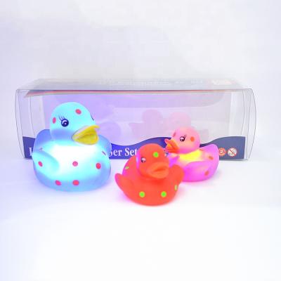 China Used For Entertainment Eco-Friendly Colorful Waterproof Floating Flashing LED Light Up Bath Rubber Duck for sale