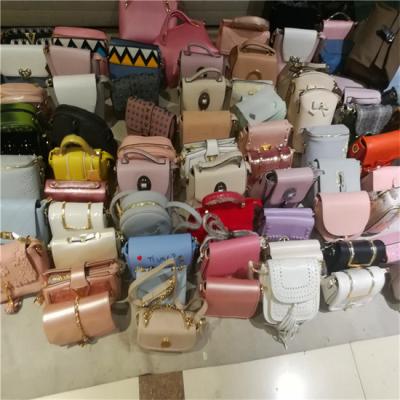 China Lady Stock Wholesale Good Stock PU Leather Shoulder Bag Market Used Clutch Handbags For Women Wholesale for sale