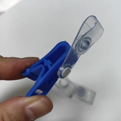 Китай Exclusive Blue White Plastic Hanging Clip Anti Slip Plastic Id Holder Badge Clip продается