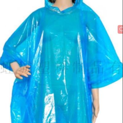 China 100% Waterproof Colorful Clean Plastic Disposable Universal Rain Coat for sale