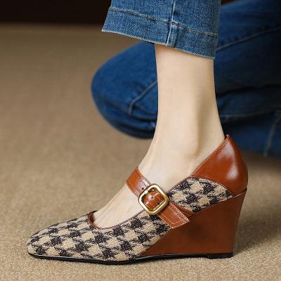 China 2023 Fancy Design Women Lightweight Hot Shoes Adjust Toe One Line Buckle Grid Pattern Wedge High Heels Ladies Pumps for sale