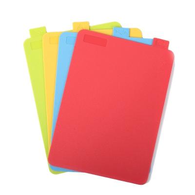 China Food Grade Private Label 4 Pcs Rectangle Plastic Vegetable Universal Cutting Board Custom Color for sale