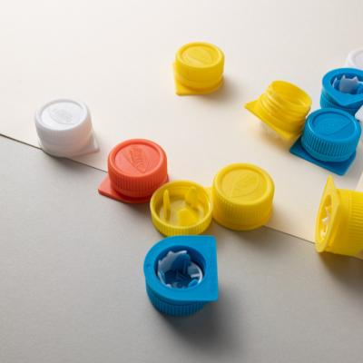 China Non Spill New Design Juice  plastic cap for beverage bottle screw cap streamcap 500 for sale