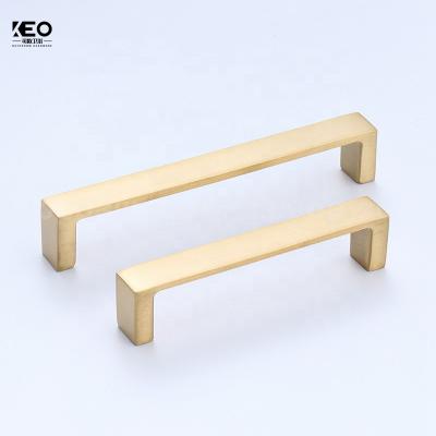 China Asian Modern Furniture Accessories Kitchen Drawer Pull Furniture Solid Gold Brass Handles for sale