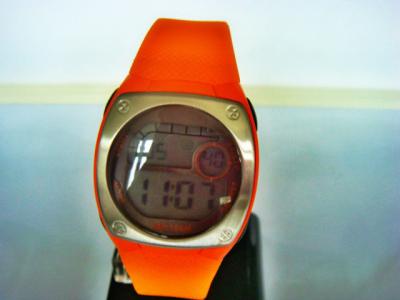 Chine Montres sportives de quartz de Digital des femmes avec le résistant à l'eau de 100M à vendre