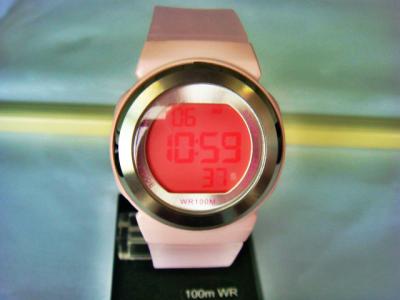 China Waterproof Sporty Ladies Digital Quartz Watch With LCD Screen for sale