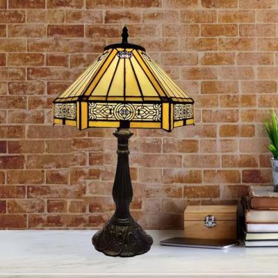 中国 30cm 40cm Antique Desk Decor Lamp Bar Bedroom Living Room Home Decoration Light Handcrafte Stained Glass Table Lamp 販売のため