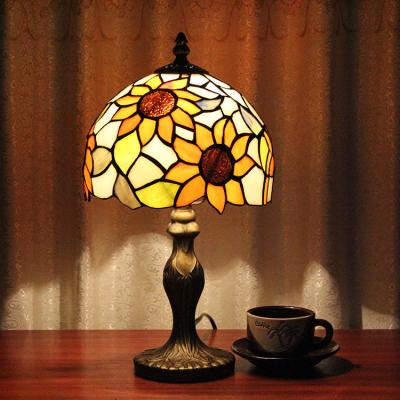 中国 European flower retro creative nostalgia cafe bedroom living room reading light lamp desk lamp luxury night table lamp 販売のため