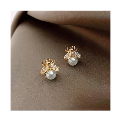 China Cute Fashion Cute Bee Pearl Stud Earrings Zircon Jewelry Little Little Honey Bee Pearl Stud Cute Earrings For Women 2021 for sale