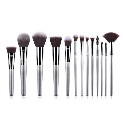 China Angular Blush Hot Selling Wooden Handle Long Professional Makeup Brush Set Cheap Full Makeup Brush Set Brushes for sale