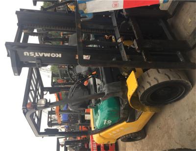 China new model Used Automatic 3 Stages Komatsu Japan Forklift FD30-17/FD3016/FD30 3 ton Forklift With 3 stages And Cheap P for sale