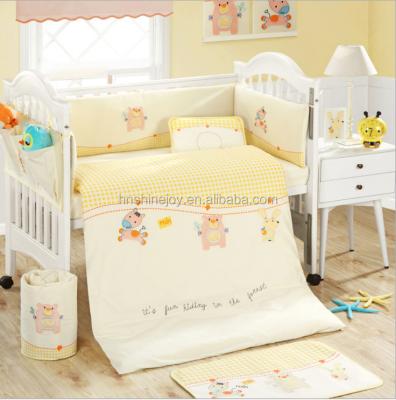 China Best Selling Disposable 100% Cotton Baby Bedding Sets Cartoon Crib Bed Linen for sale