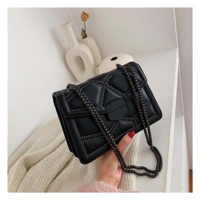 China Fashion Ladies Fashion Perforated Chain Cross - Body Bag Beaded Leather Shoulder Square Small Messenger Bag for sale