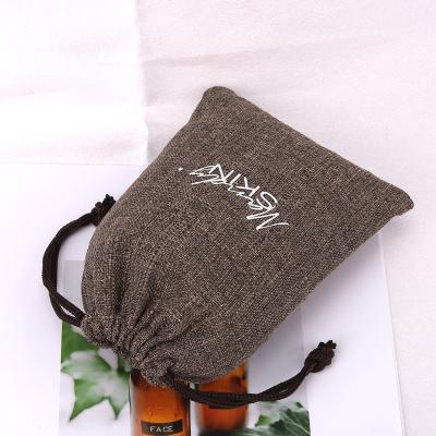 China Natural 2023 New Design Jute Linen Gift Comb Cosmetic Packaging Bag Custom Logo Printed Eco- Jute Drawstring Bag for sale