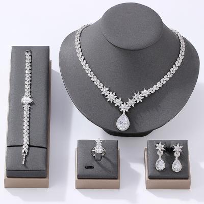 China CLASSIC Fine Jewelry Sets Round Zircon Necklaces Wedding Dresses Accessories Jewelry Sets for sale