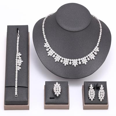 China CLASSIC Vintage Jewelry Set High Reception Feast Silver Plated Womens Jewelry Set for sale