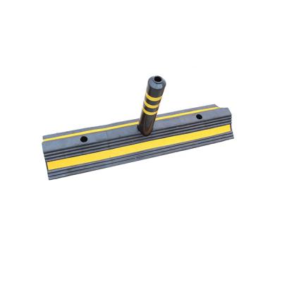 China 450mm Weight Pressure And Impact Resistance Wear Resistant Lane Separator With Column for sale