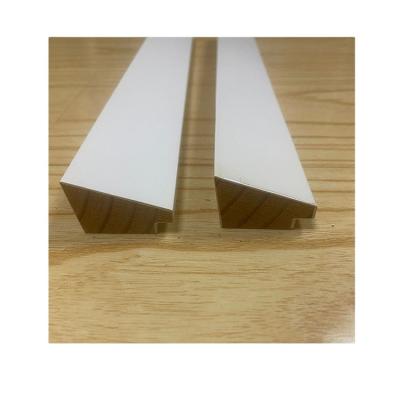 China Modern Factory Price Wholesale Varnished Good Price Wood Molding Molding For Sale for sale