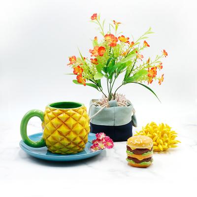 China Viable Wholesale Pineapple Ceramic Mug Shape Fruit Ceramic Coffee Mug for sale