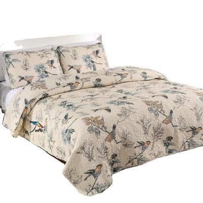 China 3 Pieces Anti-Static Bird and Flora Reversible Luxury King Queen Quilt Set Bedspread 2 Pillowcases, Cozy Replenishing Cotton Bed Cover Set for sale