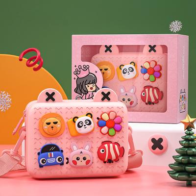 China Fashion 2021 Children Christmas Gift EVA PVC EVA Kids Case Shape Shoulder Bag Winter Autumn Small Clip Cross Handbags - Body With Strap for sale