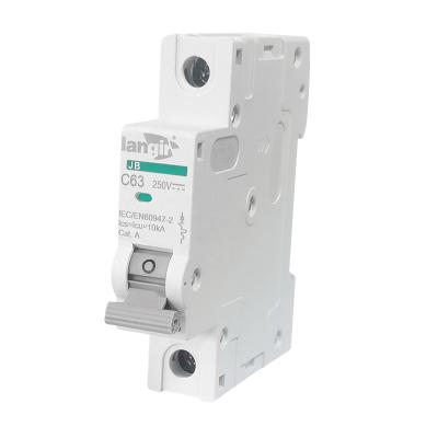 China Hot sale 1P 1-63A voltage protection circuit-breaking for solar system battery and DIN rail installation C curve DC circuit breaker for sale