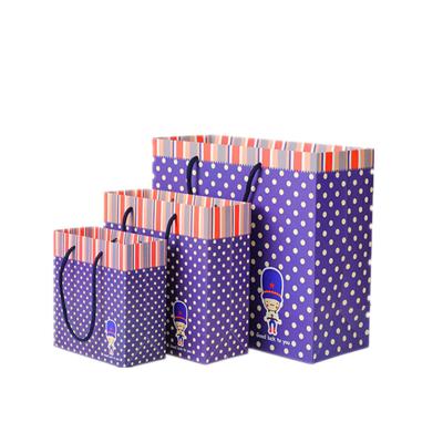 China Recyclable High Quality Eco - Friendly Custom Fancy Paper Gift Bags for sale