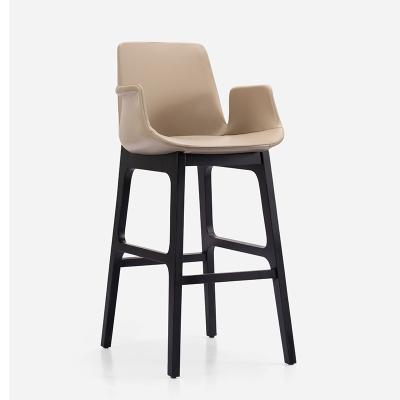 China Minimalist High Quality Leather Stools Umpire Chair For Bar Table Furniture Wholesale Solid Wood Counter Leg Bar Chairs for sale