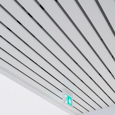 China Artistic Faux Aluminum Linear Strips Ceiling Linear Ceiling Metal Ceiling for sale