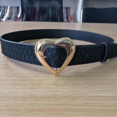 China Comfortable Women Belt Fashion Snakeskin PU Leather Obi Belt Metal Heart Pin Buckle Belt for sale