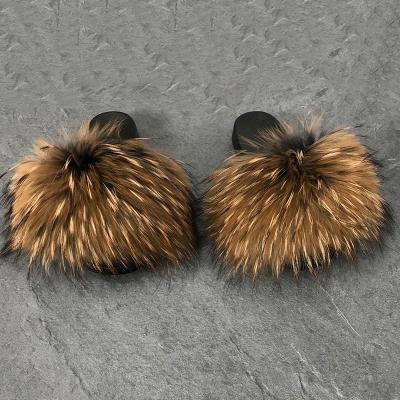 China Wholesale Fashion Trend TRUE BIG FUR Slippers Flush Soft Raccoon Fur Slipper Outdoor Slider Sandals Smudge Fur Slides For Women for sale