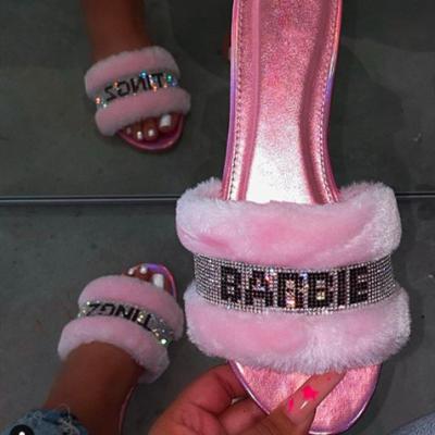 China Fashion trend new arrival ladies flat furry slippers glitter pink slides for women fashion sandals for sale