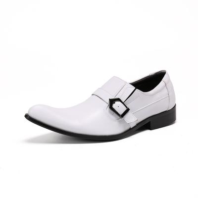 China Fashion Trend White Upper Leather Slip On Low Toe Flat Mens Oxford Shoes Casual Headed With Buckle Strap for sale