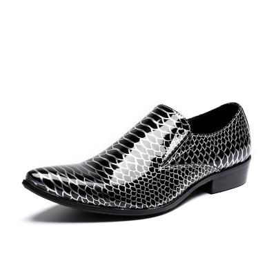 China Fashion Trend Business Wear Slip On Loafer Shoes Genuine Leather Patent Block Heel Snakeskin Print Oxfords For Men for sale