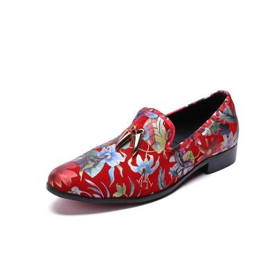 China Fashion Trend Pepper Tassel Loafers Upper Loafers For Men Genuine Leather Floral Printing Around Toe Block Heel Red for sale