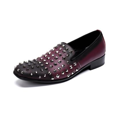 China Fashion Trend Two Tone Genuine Leather Round Toe Rivet Decoration Flat Casual Loafer Shoes For Men for sale