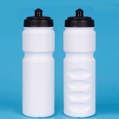 China 700ml Sustainable Sports Pe Plastic Squeeze Water Bottle Bpa Free With Quick Pulled Lid for sale