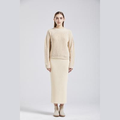 China 2021 fashionable Anti-wrinkle knit design crew neck structured sweaters for women for sale