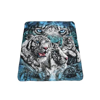 China Anti-pilling 50x60 Inches Tiger Giraffe Warm Comfort Animals Wildlife African Elephant Custom Print Fleece Blanket for sale