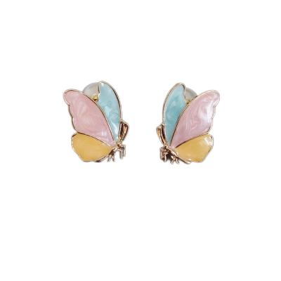 China Epoxy Resin Pendant Women's Color Mosaic Butterfly Artificial Pearl Alloy 18K Gold Plated Gold Plated Earrings for sale