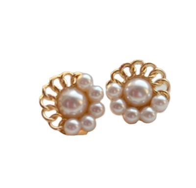 China FASHIONABLE 925 Silver Needle Hollow Out Imitation Pearl Alloy Inlaid Gold Plated Female Earrings for sale