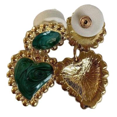 China 925 TRENDY three-dimensional peach silver gold plated heart alloy needle epoxy resin earrings for sale