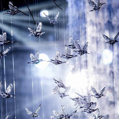 China Party Wedding Props New Hummingbirds Birds Transparent Acrylic Aerial Ceiling Decoration Hanging Window Wedding Layout for sale