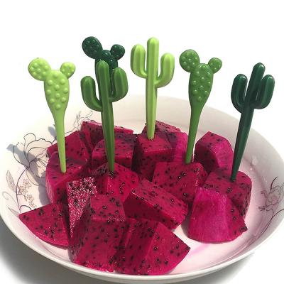 China Disposable cactus food picks 1pack=6pcs plastic edible grade cactus plant fruit food pick for sale