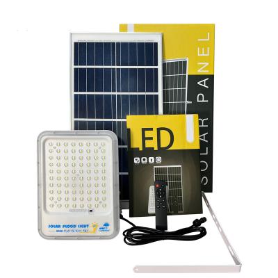 China Outdoor 300W Solar Power Led Flood Lights Lamps IP66 Outdoor Waterproof 6500K Lighting For Yard Backyard House for sale