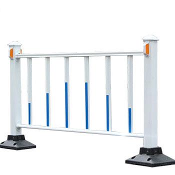 China Galvanized Steel Highway Road Barriers Security Guardrail Clamps Traffic Locator Guardrail Post Road Barrier for sale